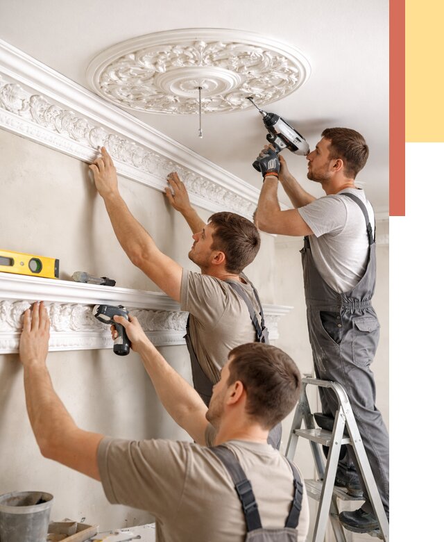 Монтаж лепнины на потолок в Дзержинске от 3253 руб. быстро и недорого | ОТДЕЛОЧНИК-Дзр